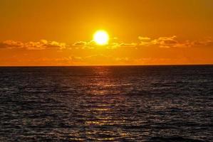 tramonto sull'oceano foto