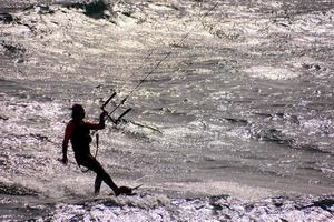 non identificato kitesurfer su il canarino isole, circa luglio 2022 foto