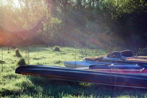 kayak essiccazione su erba paesaggio foto