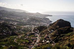 paesaggio Visualizza di madeira pendii, terrazze e villaggi foto