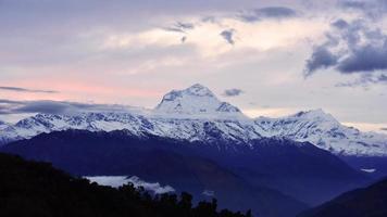 vista della catena montuosa di annapurna, nepal foto