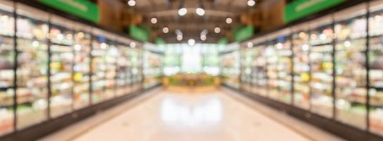 supermercato drogheria memorizzare corridoio e scaffali sfocato sfondo foto