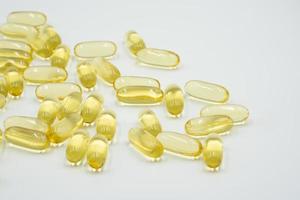 capsule di olio di pesce omega 3. foto