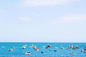 mare barca per straniero turisti nel Pattaya foto