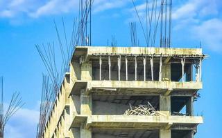 enorme gigantesco costruzione fermare edificio rovinare nel puerto escondido Messico. foto