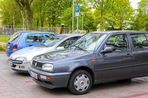 leherheide bremerhaven Germania 2010 grigio argento blu passeggeri macchine veicoli nel parcheggio lotto Germania. foto