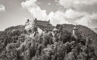 castello hohenwerfen chateau fortezza su montagna nel werfen salisburgo Austria. foto