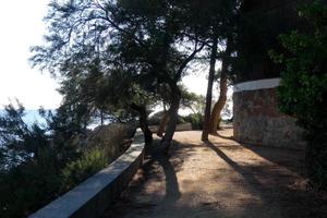 camino de ronda, un' strada parallelo per il catalano costa brava, collocato su il mediterraneo mare nel il nord di catalogna, Spagna. foto