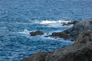 camino de ronda, un' strada parallelo per il catalano costa brava, collocato su il mediterraneo mare nel il nord di catalogna, Spagna. foto