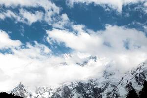 Fata prati nanga parbat bellissimo paesaggio montagne Visualizza foto