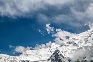 Fata prati nanga parbat bellissimo paesaggio montagne Visualizza foto