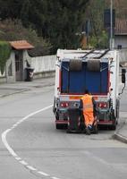 spazzatura camion rifiuto collezione veicolo nel torino foto