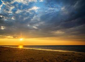 tramonto sul mare foto