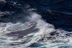 onde nel il mediterraneo mare foto