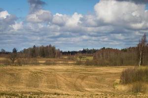 primavera paesaggi con nuvole foto