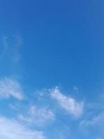 naturale sfondo. cielo con gonfio nuvole sfondo foto