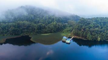 aereo Visualizza di casa galleggiante Tailandia foto