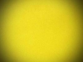 pastello giallo velluto tessuto struttura Usato come sfondo. vuoto giallo tessuto sfondo di morbido e liscio tessile Materiale. Là è spazio per testo. foto