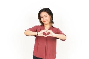 mostrando amore cartello di bellissimo asiatico donna isolato su bianca sfondo foto