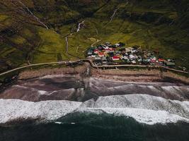 il villaggio di tjornuvik nel il Faroe isole foto