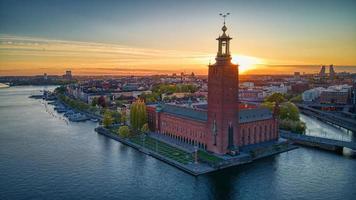 radhuset nel Stoccolma, Svezia di fuco a tramonto foto