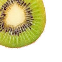 kiwi isolato su sfondo bianco foto