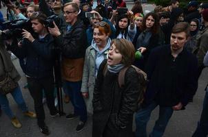 Kharkov, Ucraina - Maggio 17, 2017 discussioni fra il organizzazione di nazisti e patrioti contro attivisti di il primo lgbt azione nel charkov foto