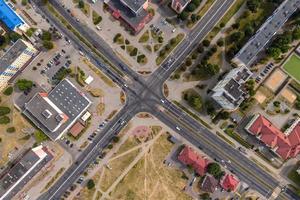 aereo Visualizza di strada scambio o autostrada intersezione. giunzione Rete di mezzi di trasporto prese di drone. foto