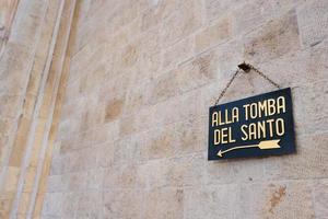 il tomba di il santo cartello nel Bari, pugliese, Sud Italia. foto