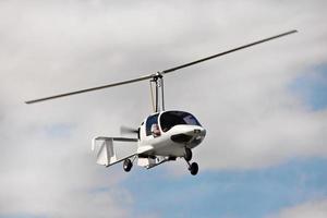 moderno elicottero volante foto