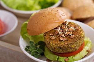 hamburger vegani con lenticchie e pistashios foto