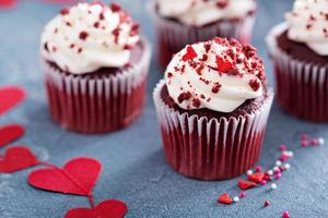 rosso velluto cupcakes per san valentino giorno foto