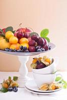 estate frutta su il tavolo
