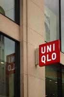 l'Aia, il Olanda, 2021 - dettaglio di il uniqlo negozio nel l'Aia, Olanda. esso è un' giapponese casuale indossare progettista, fondato a 1974. foto