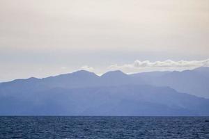 vista sul mare in estate foto