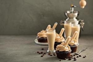 cioccolato caffè espresso cupcakes con irlandesi crema liquore foto