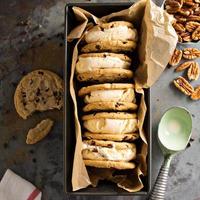 ghiaccio crema panini con cioccolato patata fritta biscotti foto