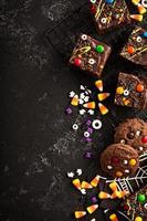 cioccolato mostro brownies fatti in casa ossequi per Halloween foto