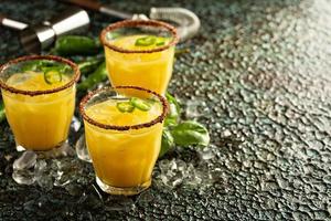 speziato Mango margaritas con caldo Pepe foto