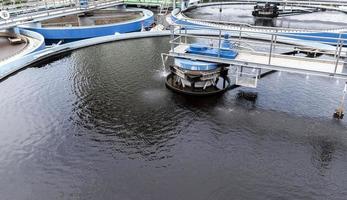 rifiuto acqua trattamento stagni a partire dal industriale impianti foto