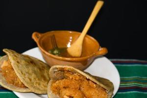 messicano gordita de migajas con Maiale bucce e chile foto