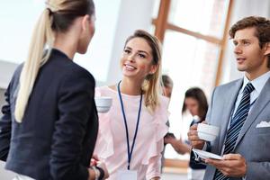 attività commerciale persone avendo un' conferenza foto