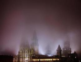 Cattedrale nel santiago de composta a notte foto