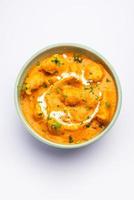 gustoso burro pollo curry o murg makhanwala o masala piatto a partire dal indiano cucina foto