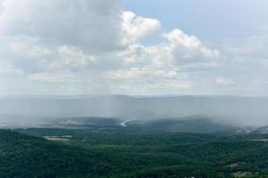 Visualizza di il shenandoah valle e blu cresta montagne a partire dal shenandoah nazionale parco, Virginia foto