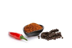 peperoncino di Cayenna Pepe nel un' ciotola Pepe fresco rosso chili foto