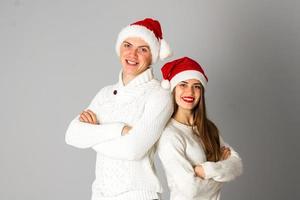 coppia celebrare Natale nel studio foto