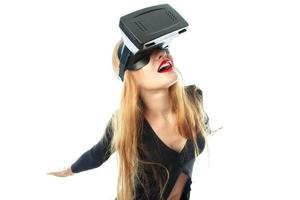 donna nel virtuale la realtà bicchieri foto