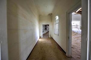 fantasma cittadina kolmanskop, namibia foto