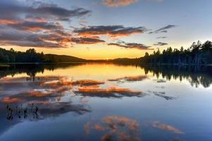 lago durevole nel il adirondack stato parco nel indiano lago, nuovo york. foto